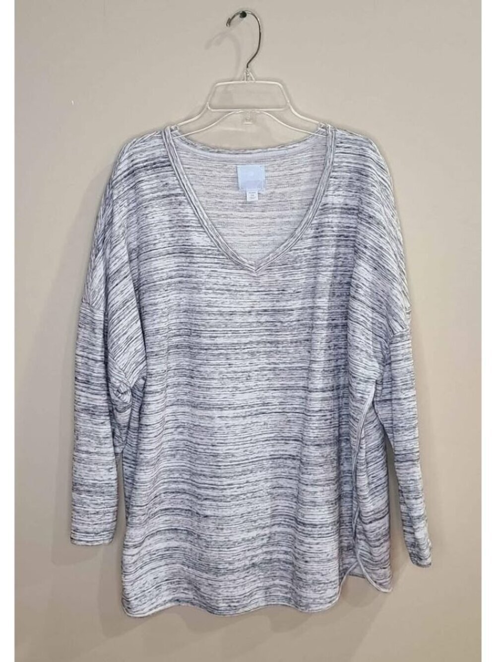 Sunday 2X Gray White Space Dye V-Neck Long Sleeve Knit Top Plus Size Casual
